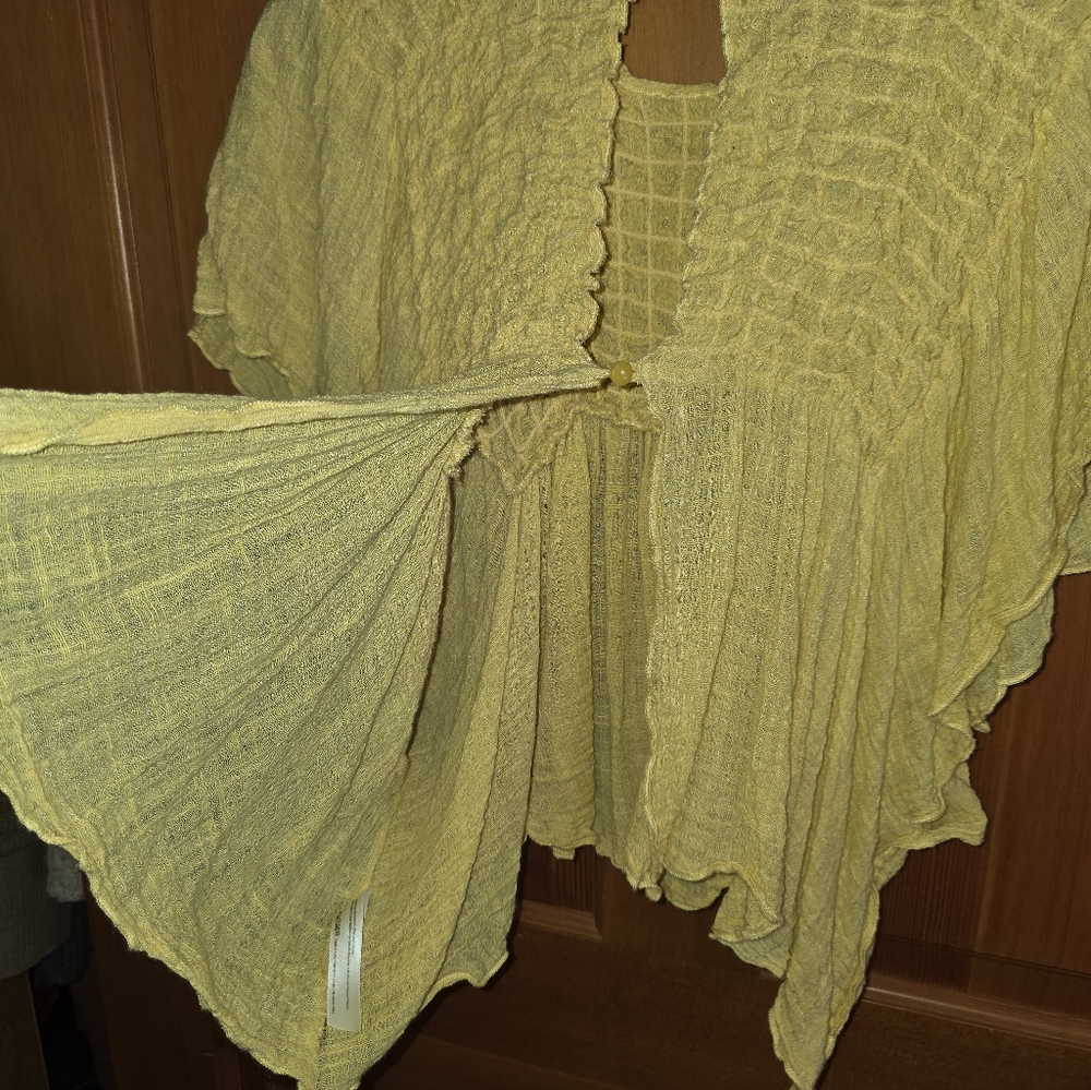 Free People XS Gauzy Yellow Smocked Boho Flutter Top - Picture 3 of 9